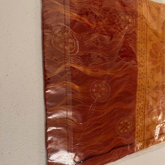 Womens red And Gold Scarf New - Picture 3 of 7